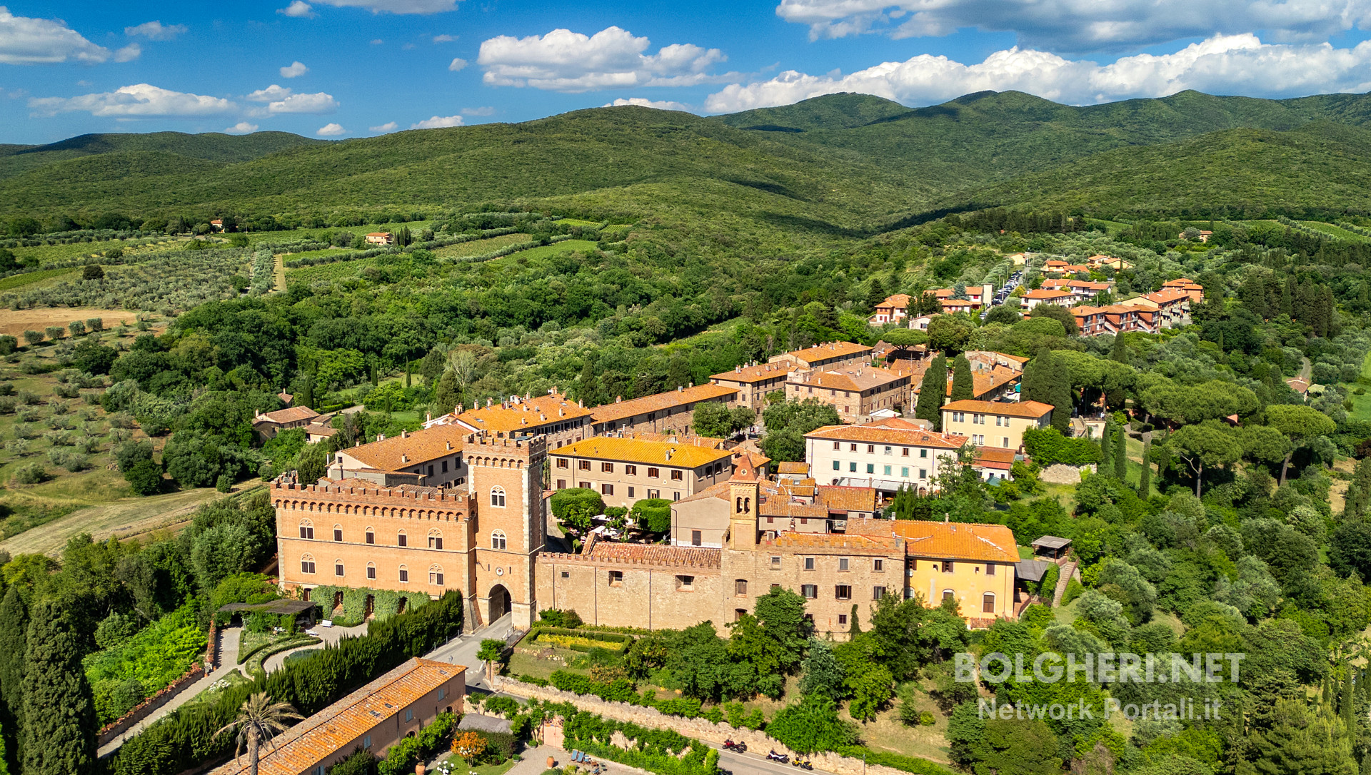Panoramica Bolgheri - vista aerea del Castello di Bolgheri